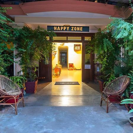 Happy Zone Hostel Сіємреап Екстер'єр фото