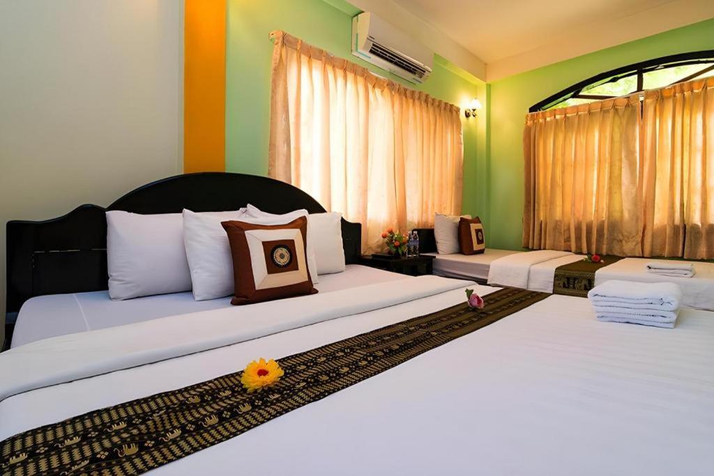 Happy Zone Hostel Сіємреап Екстер'єр фото