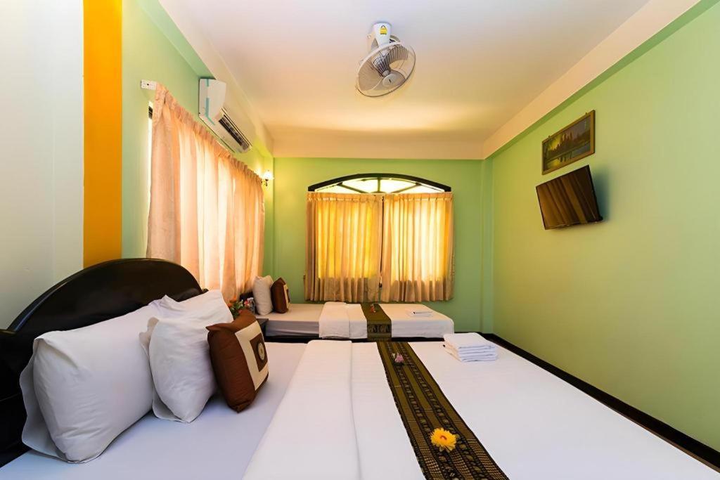 Happy Zone Hostel Сіємреап Екстер'єр фото