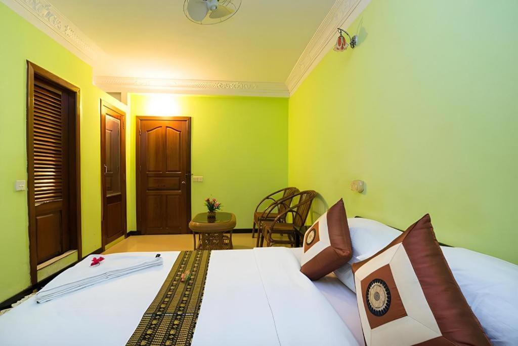 Happy Zone Hostel Сіємреап Екстер'єр фото