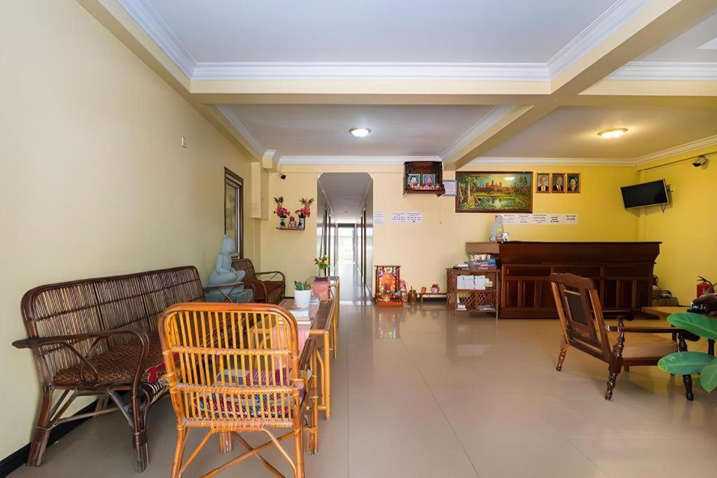 Happy Zone Hostel Сіємреап Екстер'єр фото