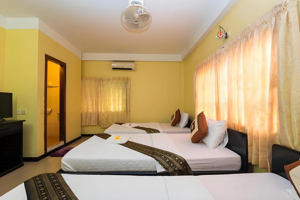 Happy Zone Hostel Сіємреап Екстер'єр фото