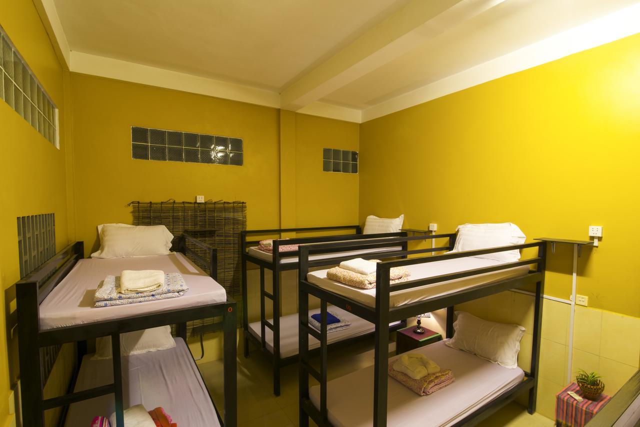 Happy Zone Hostel Сіємреап Екстер'єр фото