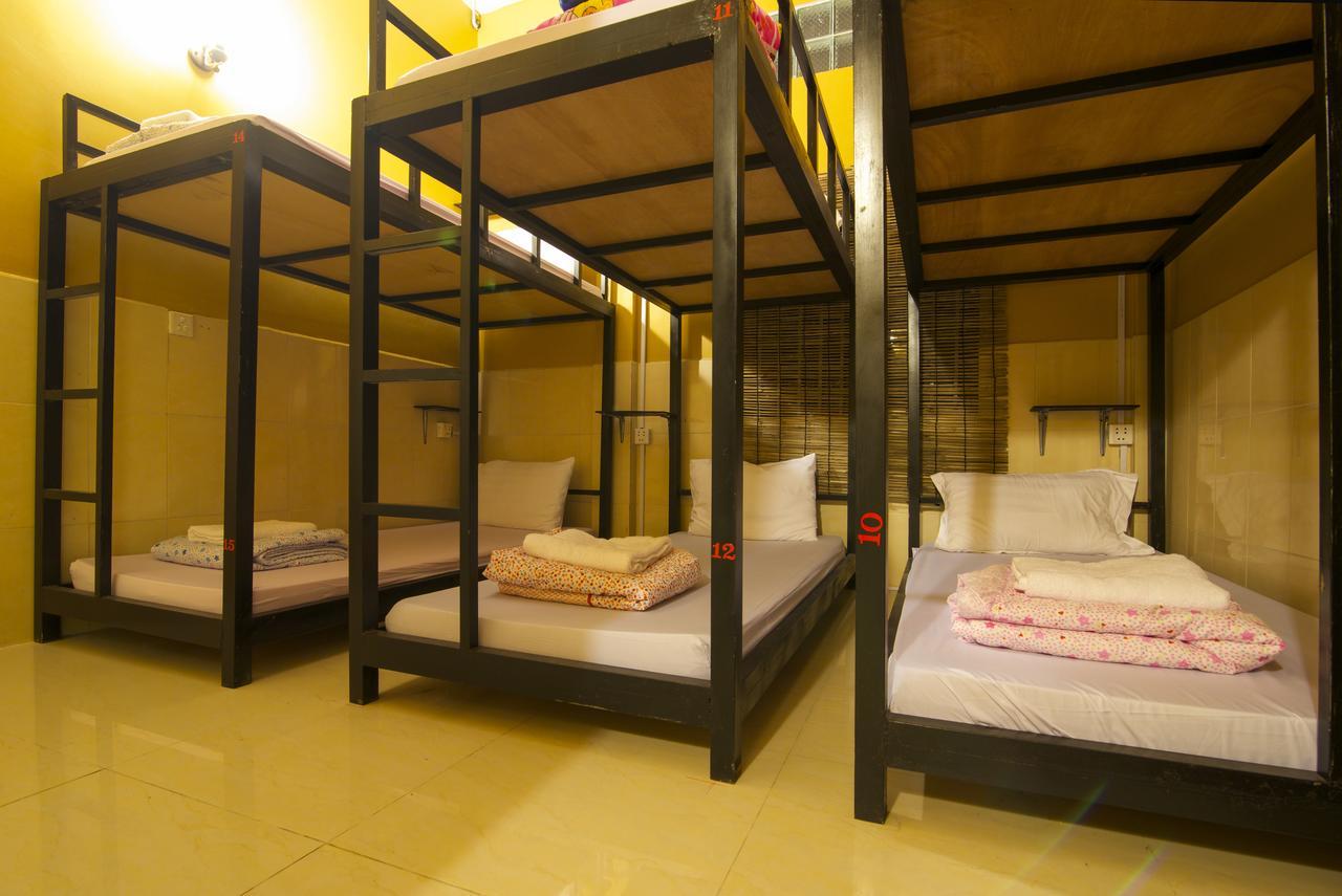 Happy Zone Hostel Сіємреап Екстер'єр фото